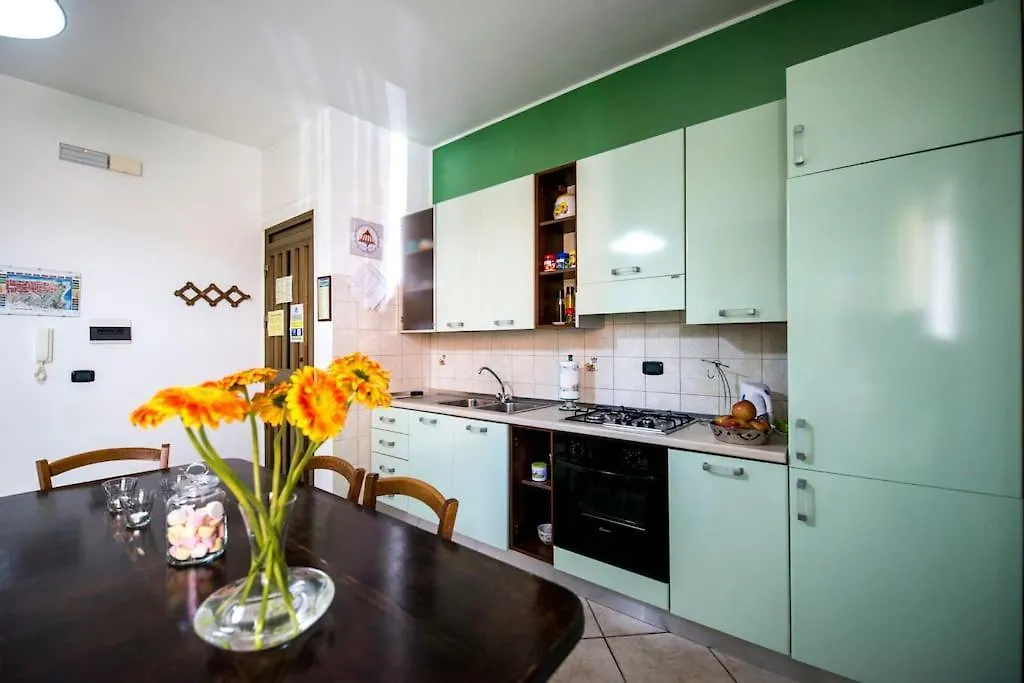 Holiday House By The Sea Sicilia Capo dʼOrlando 0*,