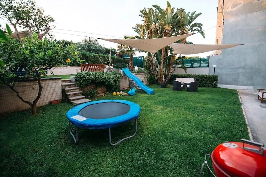 Holiday House By The Sea Sicilia Capo dʼOrlando