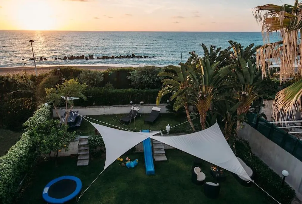 Holiday House By The Sea Sicilia Capo dʼOrlando